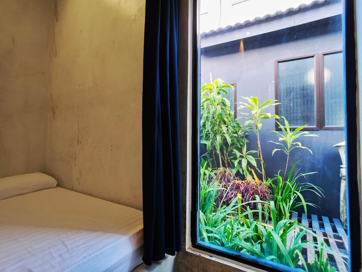 Hostel Beds In Garden Ipoh